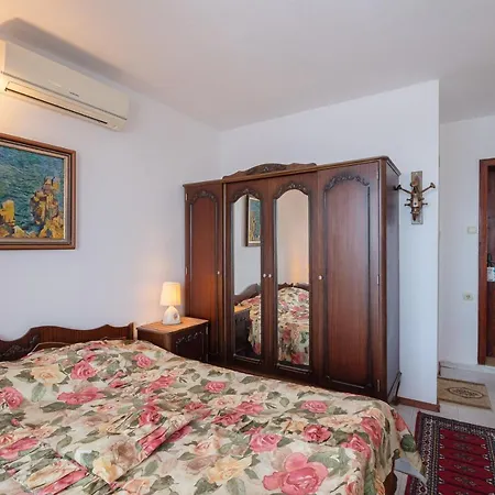 Doctor's House 3* Szozopol